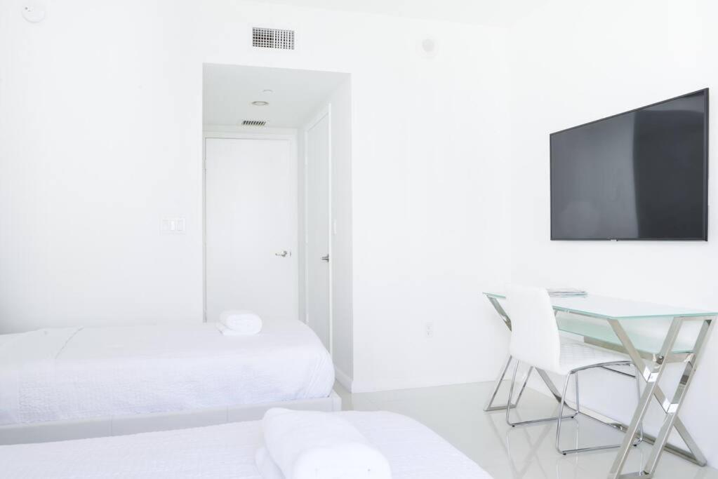 Wonderful 2 Bedroom Apt With Ocean Views At Icon Brickell ميامي المظهر الخارجي الصورة
